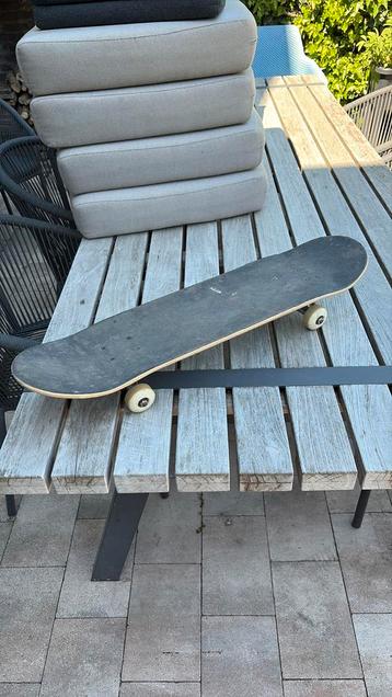 Skateboard  beschikbaar voor biedingen