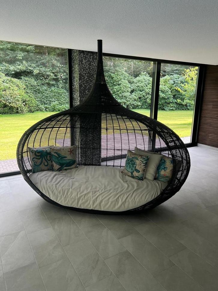 Luxe Tuinbank / Bed COCON “Vivaldi” 255b/ 240h/ 110d, Huis en Inrichting, Banken | Sofa's en Chaises Longues, Zo goed als nieuw