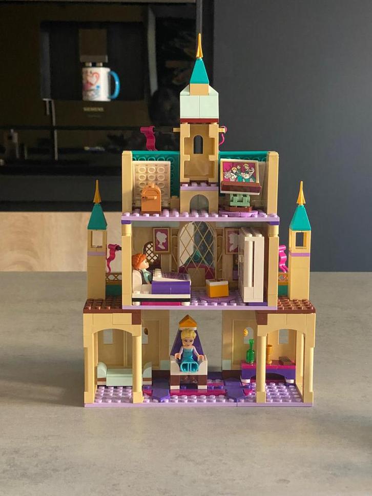 Lego Kasteeldorp Arendelle 41167, Kinderen en Baby's, Speelgoed | Duplo en Lego, Zo goed als nieuw, Ophalen of Verzenden