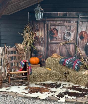 Brocante schommelstoel - vintage - hout - riet beschikbaar voor biedingen