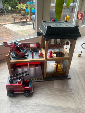 Hape Brandweerkazerne - alleen ophalen! beschikbaar voor biedingen