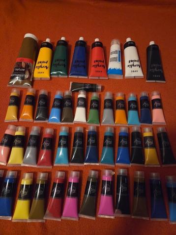 35 tubes Acrylverf van elk 30ml Creative artist beschikbaar voor biedingen