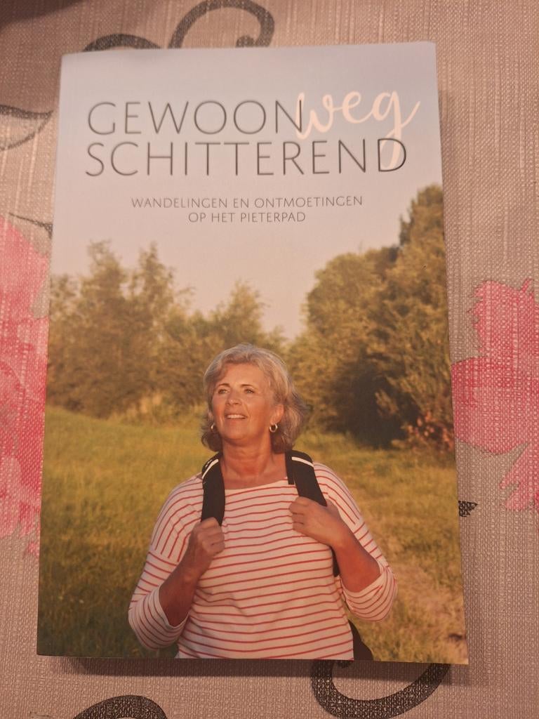Gewoonweg Schitterend - Pieterpad Wandelgids, Boeken, Overige merken, Fiets- of Wandelgids, Zo goed als nieuw, Benelux