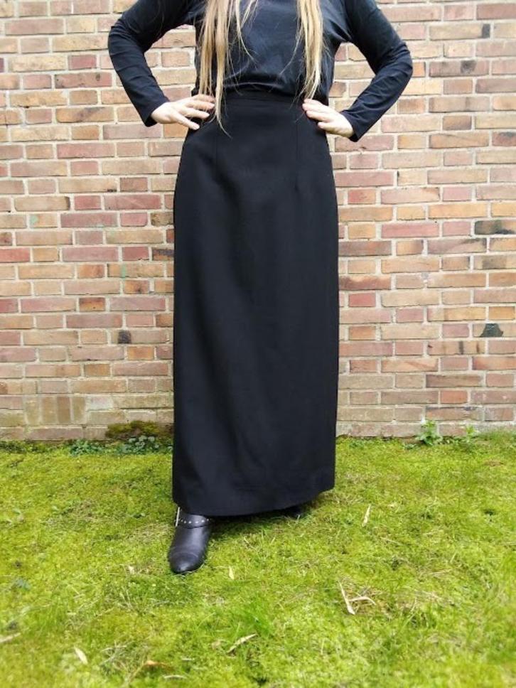 Zwarte maxirok met GRATIS sieraad!, Kleding | Dames, Rokken, Zo goed als nieuw, Maat 42/44 (L), Zwart, Onder de knie, Ophalen of Verzenden
