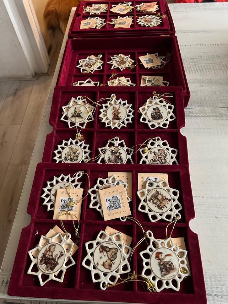 24 stuks porseleinen Kerst sterren van M.J Hummel in box, Verzamelen, Beelden en Beeldjes, Zo goed als nieuw, Hummel, Ophalen of Verzenden