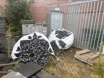 Kinderkoppen basalt beschikbaar voor biedingen