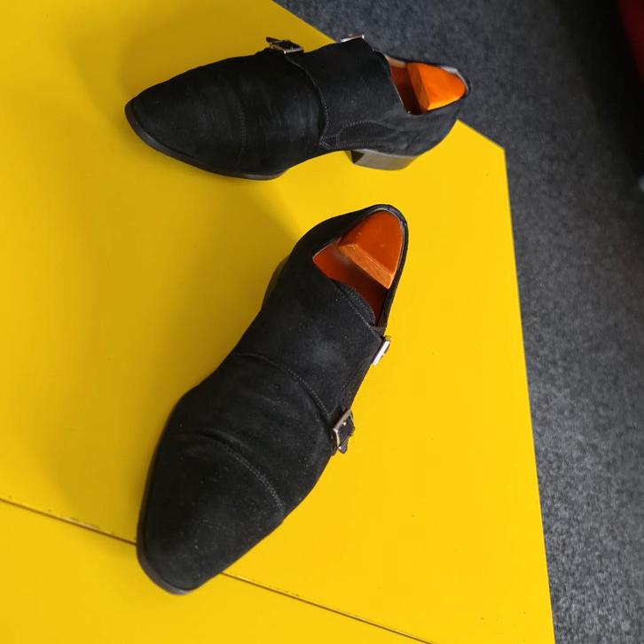 Santoni suede schoenen met 2 gesp en bruine kleur maat 9/5, Kleding | Heren, Schoenen, Zo goed als nieuw, Gespschoenen, Bruin