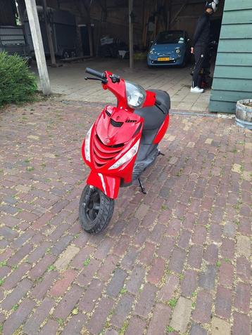 Ferrari rode zip 70cc 2t beschikbaar voor biedingen