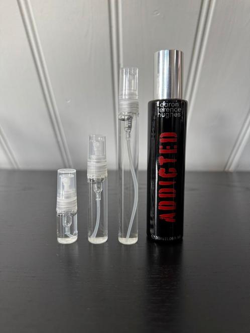 Addicted, Aaron Terence Hughes, Verzamelen, Parfumverzamelingen, Zo goed als nieuw, Miniatuur, Ophalen of Verzenden