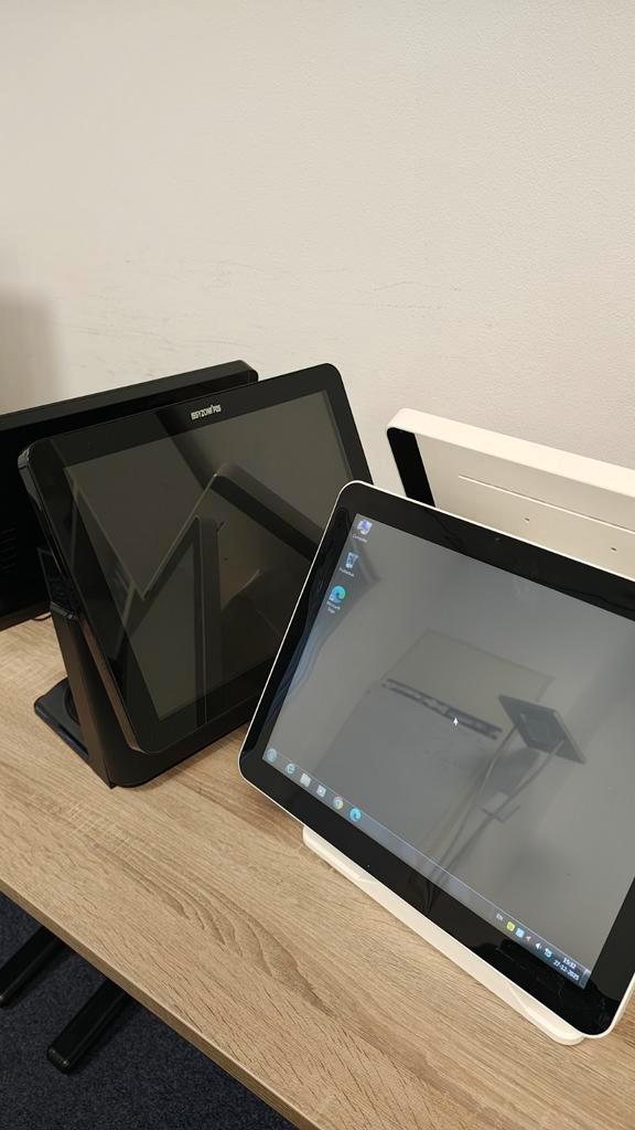 Kassa systemen (nu alleen nog de witte), Computers en Software, Desktop Pc's, Gebruikt, Minder dan 2 Ghz, SSD, 4 GB, Ophalen