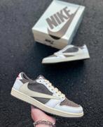 Travis Scott Sneakers, Kleding | Heren, Schoenen, Ophalen of Verzenden, Zo goed als nieuw, Zwart