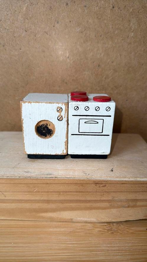 Oude tofa wasmachine + oven afm per stuk hxbxd 5.5x4x4cm, Verzamelen, Poppenhuizen en Toebehoren, Ophalen of Verzenden