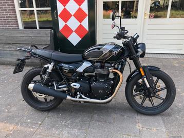 Triumph SPEED TWIN 900 ABS (bj 2025) beschikbaar voor biedingen