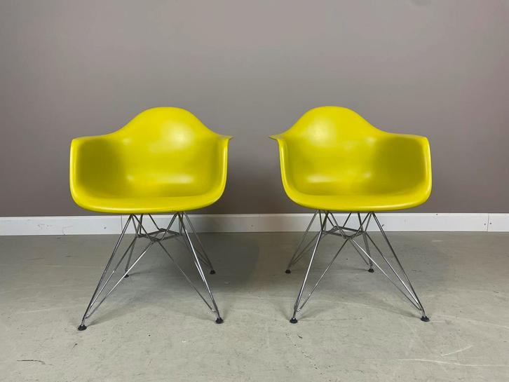 Vitra Eames DAR (eetkamer)stoelen in nette staat!, Huis en Inrichting, Stoelen, Zo goed als nieuw, Twee, Kunststof, Metaal, Ophalen