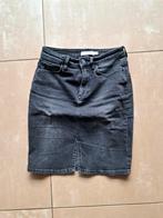 Zwarte spijkerrok. Merk Costes. maat XS, Kleding | Dames, Rokken, Zwart, Ophalen of Verzenden, Zo goed als nieuw, Maat 34 (XS) of kleiner