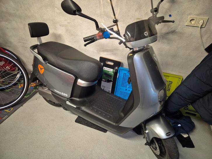 Yadea E8s slechts 700km, Fietsen en Brommers, Snorfietsen en Snorscooters, Zo goed als nieuw, Overige merken, Elektrisch, Ophalen of Verzenden
