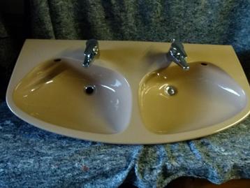 vintage dubbele wastafel lavabo 70er hel caramel beschikbaar voor biedingen