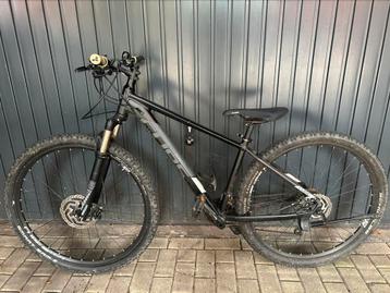 Cube Attention 17 inch beschikbaar voor biedingen