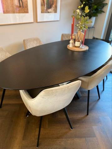 Unieke eetkamertafel 