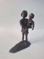 Beeldje kunstenares Corry Ammerlaan "Meisje met baby", Verzamelen, Beelden en Beeldjes, Ophalen of Verzenden, Zo goed als nieuw