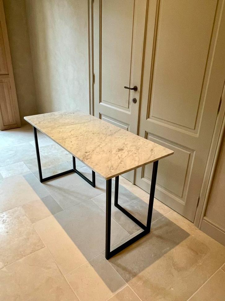 Bureau Carrara marmer en onderstel van staal, Huis en Inrichting, Bureaus, Zo goed als nieuw, Bureau, Ophalen of Verzenden