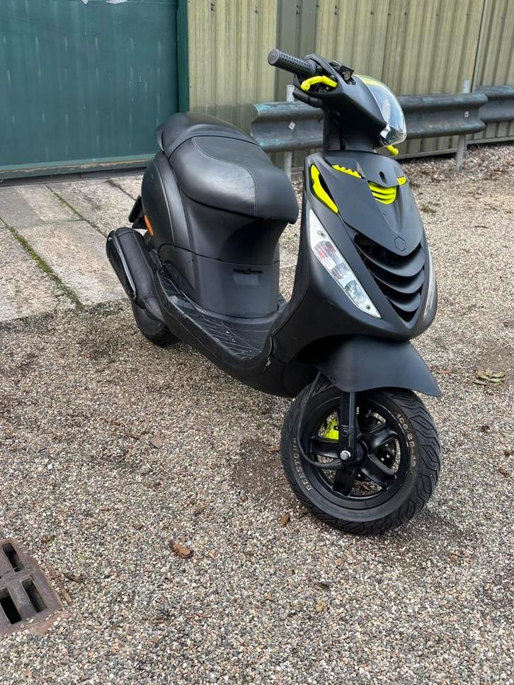 Zip 125 cc, Fietsen en Brommers, Scooters | Piaggio, Gebruikt, Zip, Maximaal 45 km/u, Tweetakt, Ophalen