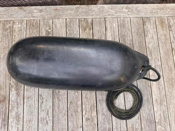 Stootwil / fender met touw - gebruikt, Watersport en Boten, Accessoires en Onderhoud, Gebruikt, Overige typen, Ophalen of Verzenden