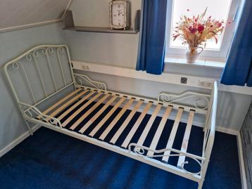 Brocant bed wit lxbxh 205x96x31cm beschikbaar voor biedingen