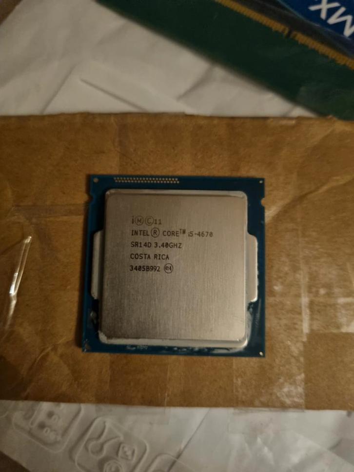 Intel i5-4670 (€15 bij snel ophalen!) Bieden kan!, Computers en Software, Processors, Zo goed als nieuw, 4-core, 3 tot 4 Ghz, Ophalen of Verzenden