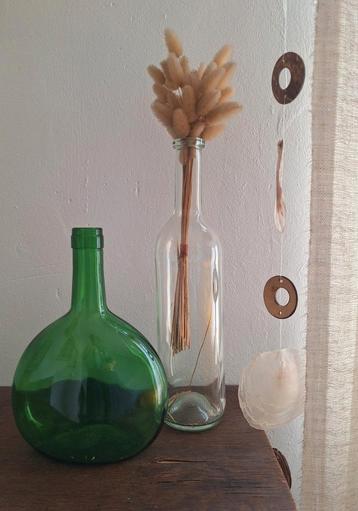 Groene glazen fles, plat model, 750 ml beschikbaar voor biedingen
