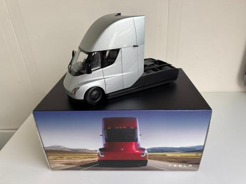 Tesla Semi schaalmodel 1:24 – met Tesla certificaat, Hobby en Vrije tijd, Modelauto's | 1:24, Zo goed als nieuw, Overige merken