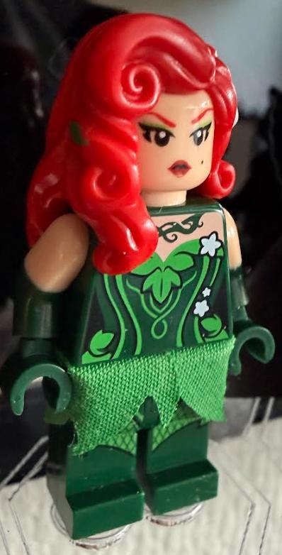 Lego DC Poison Ivy cloth skirt - sh327 -used, Kinderen en Baby's, Speelgoed | Duplo en Lego, Gebruikt, Lego, Ophalen of Verzenden