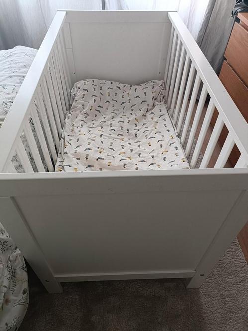 Ledikant inclusief matras, Kinderen en Baby's, Kinderkamer | Complete kinderkamers, Zo goed als nieuw, Jongetje of Meisje, Ophalen