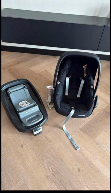 Maxi-Cosi pebble met FamilyFix base beschikbaar voor biedingen