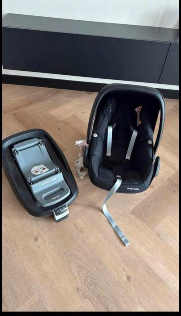 Maxi-Cosi pebble met FamilyFix base, Kinderen en Baby's, Autostoeltjes, Zo goed als nieuw, Maxi-Cosi, 0 t/m 13 kg, Isofix, Zijbescherming