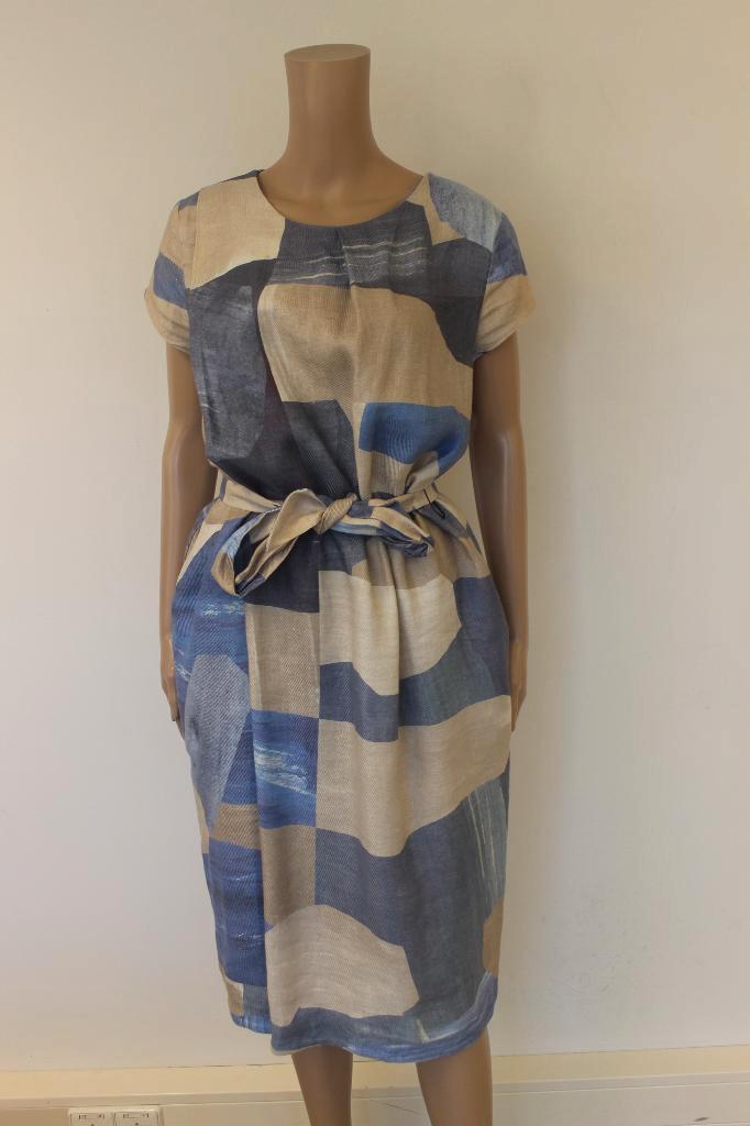 Oilily beige/blauwe linnen jurk maat 38, Kleding | Dames, Jurken, Zo goed als nieuw, Maat 38/40 (M), Beige, Onder de knie, Ophalen of Verzenden