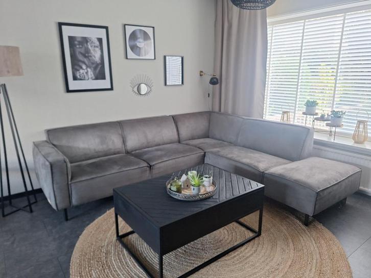 Nette velourse grijze hoekbank 260x225, Huis en Inrichting, Banken | Bankstellen, Gebruikt, Hoekbank, Vierpersoons of meer, 250 tot 300 cm