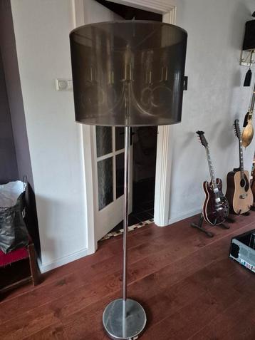 Stijlvolle Staande lamp met 5 ledlampjes beschikbaar voor biedingen