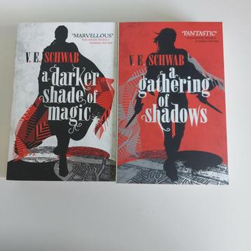 A Darker Shade of Magic & A Gathering of Shadows-V.E. Schwab beschikbaar voor biedingen