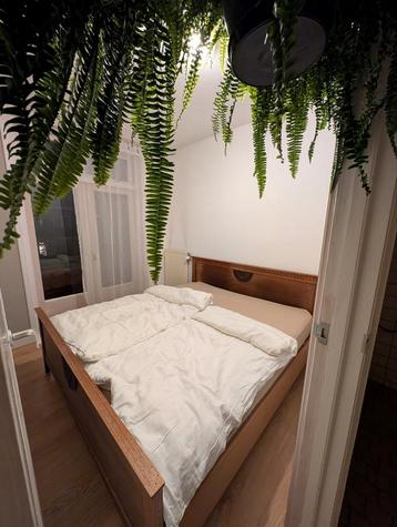 Beautiful colonial houten bed / mattress size 180x200 / wood beschikbaar voor biedingen