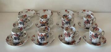 8 Haviland Limoges antieke kop en schotels beschikbaar voor biedingen