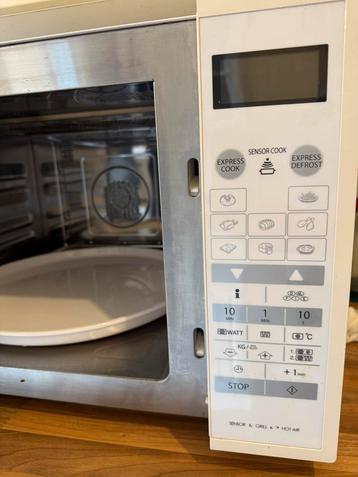 Sharp combi magnetron - goede staat! beschikbaar voor biedingen