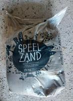 2 zakken speelzand en zandbakbenodigdheden, Ophalen, Zo goed als nieuw