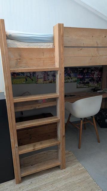 Steigerhouten hoogslaper  beschikbaar voor biedingen