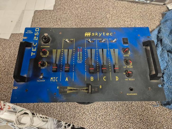 Skytec TEC 250 Mengpaneel - Gebruikt, Muziek en Instrumenten, Mengpanelen, Gebruikt, Minder dan 5 kanalen, Microfooningang, Ophalen of Verzenden