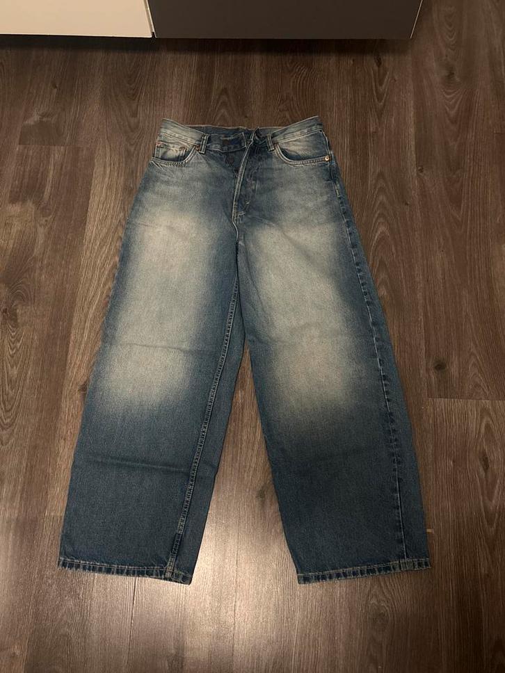 Weekday Baggy Jeans, Kleding | Dames, Spijkerbroeken en Jeans, Zo goed als nieuw, Overige jeansmaten, Blauw, Ophalen of Verzenden