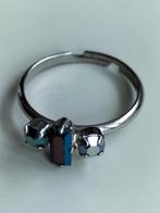 Verstelbare zilverkleurige ring met kleurveranderende stenen, 18 tot 19, Met edelsteen, Ophalen of Verzenden, Zo goed als nieuw