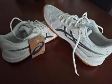 Asics upcourt 6 beschikbaar voor biedingen