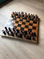 Schaakbord - Teakhout - Roest vrij staal - Moer en Bout, Ophalen of Verzenden, Minder dan 500 stukjes, Zo goed als nieuw, Schaken
