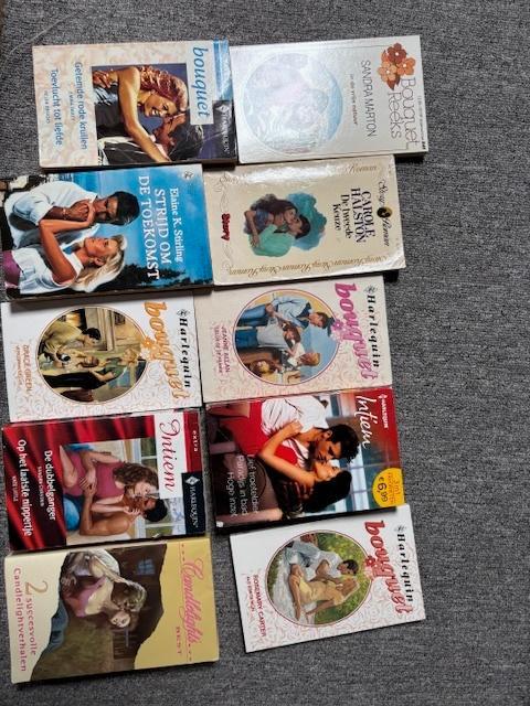 romans o.a. bouquet, Boeken, Romans, Zo goed als nieuw, Ophalen